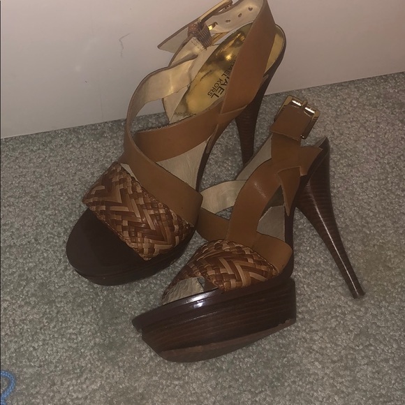 Heels - Picture 2 of 3